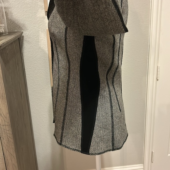 bebe | Black White Herringbone Wool Blend Blazer | Made in USA | 6 - Picture 8 of 12